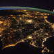 Ilustración para el artículo titulado Cómo toman los astronautas estas espectaculares fotos desde el espacio